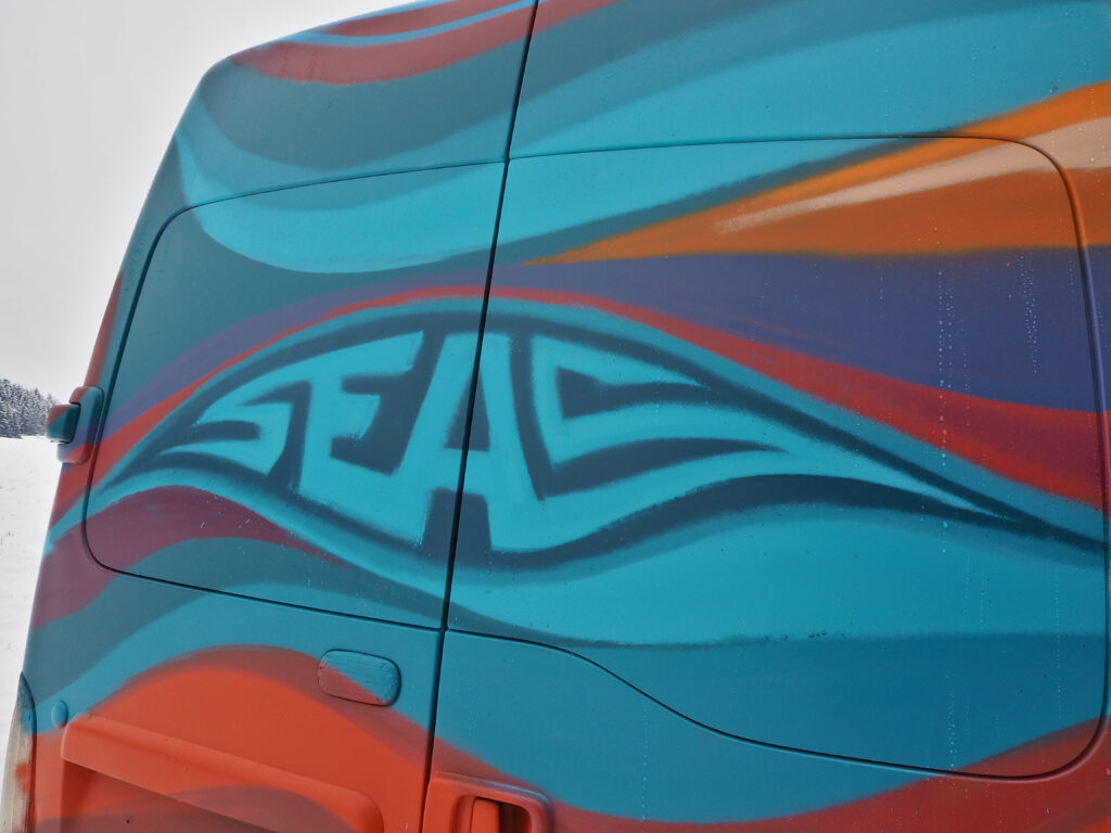 graffiti detail seas